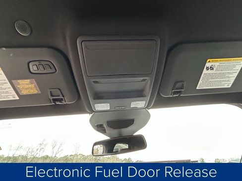 Used 2025 Ford Escape ST-Line Elite image 33