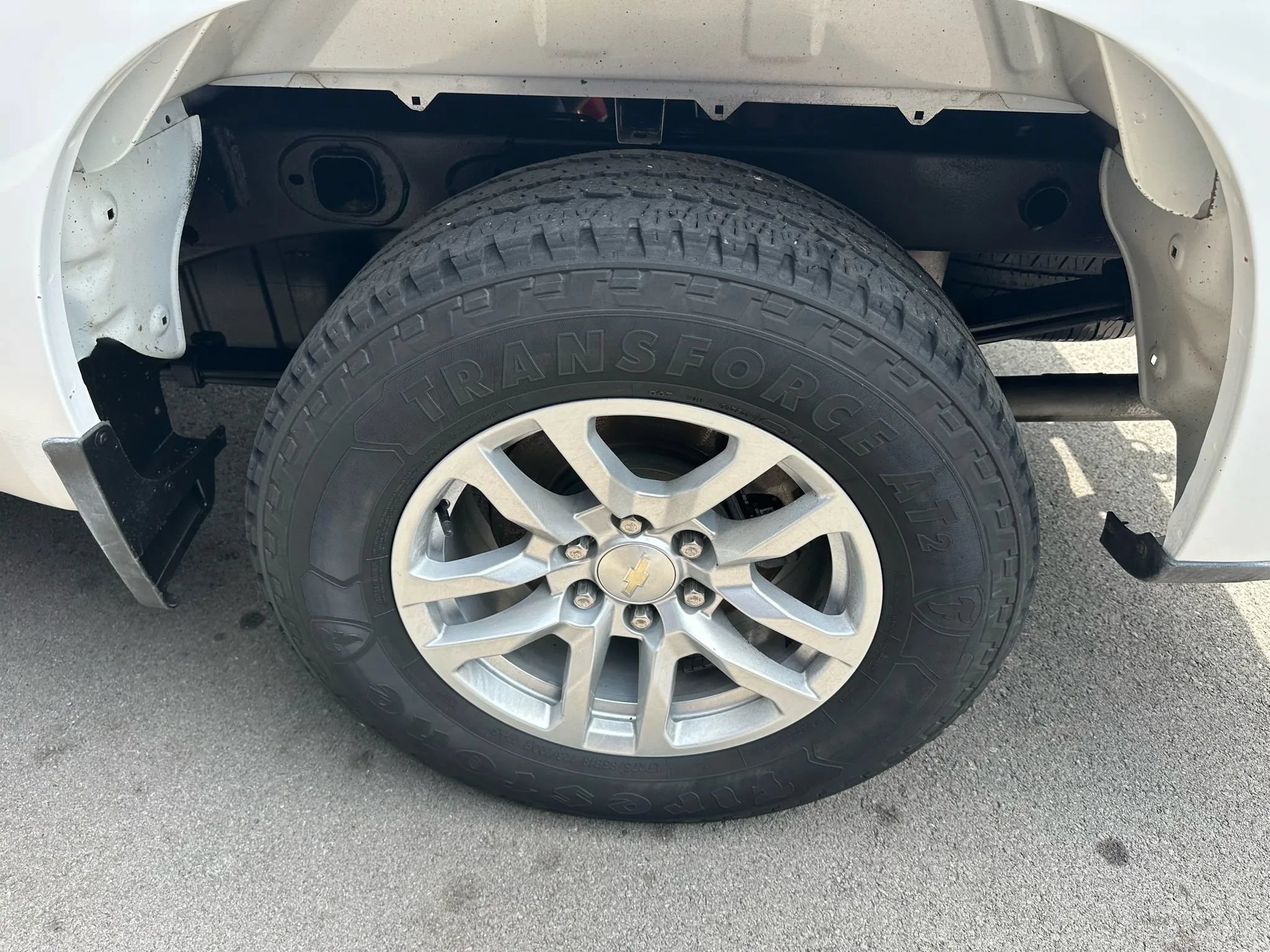 Used 2019 Chevrolet Silverado 1500 LT w/ Z71 Off-Road Package AWD/4WD image 18