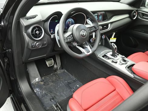 New 2026 Alfa Romeo Stelvio Sprint w/ Convenience Package image 9