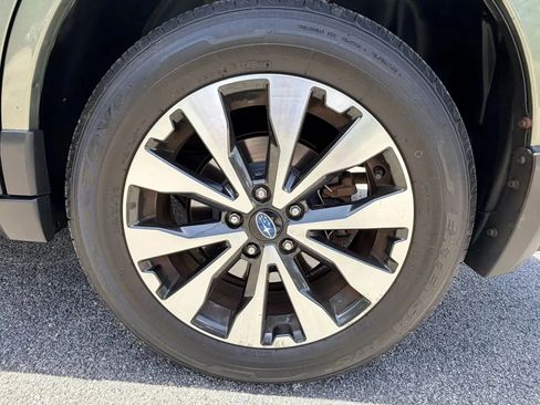 Used 2016 Subaru Outback 2.5i Limited AWD/4WD image 2
