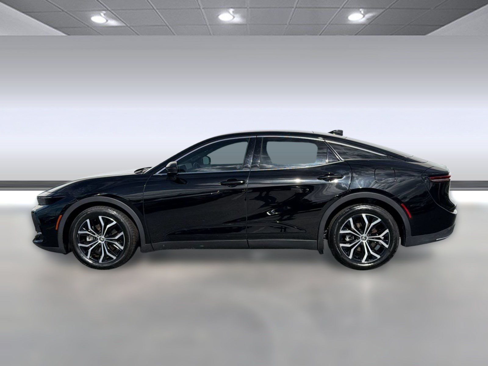 Used 2024 Toyota Crown AWD/4WD image 2