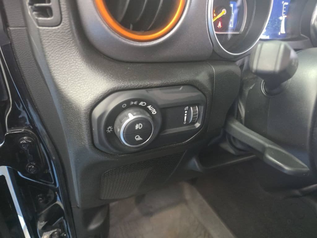 Used 2023 Jeep Gladiator Mojave w/ Cold Weather Group AWD/4WD image 21