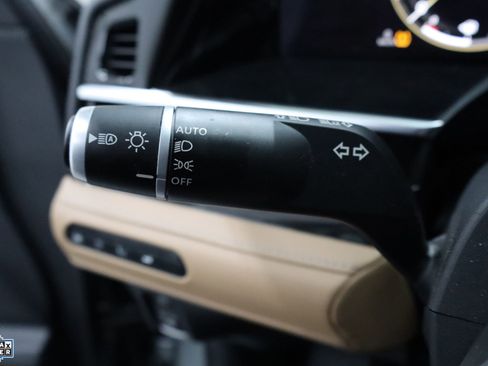 Used 2025 INFINITI QX80 Sensory image 16