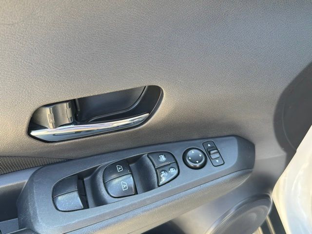 Used 2023 Nissan Kicks SV FWD image 18