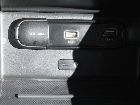 Certified 2022 Kia Telluride S image 40