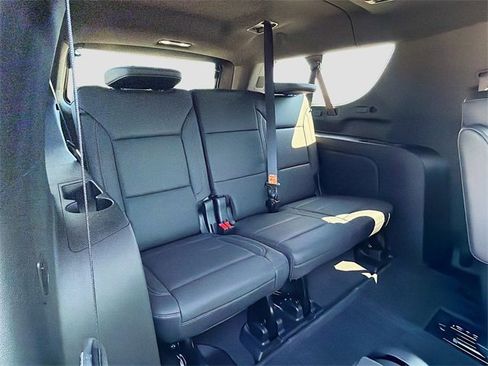 Used 2023 Chevrolet Suburban Z71 w/ Z71 Off-Road Package image 22