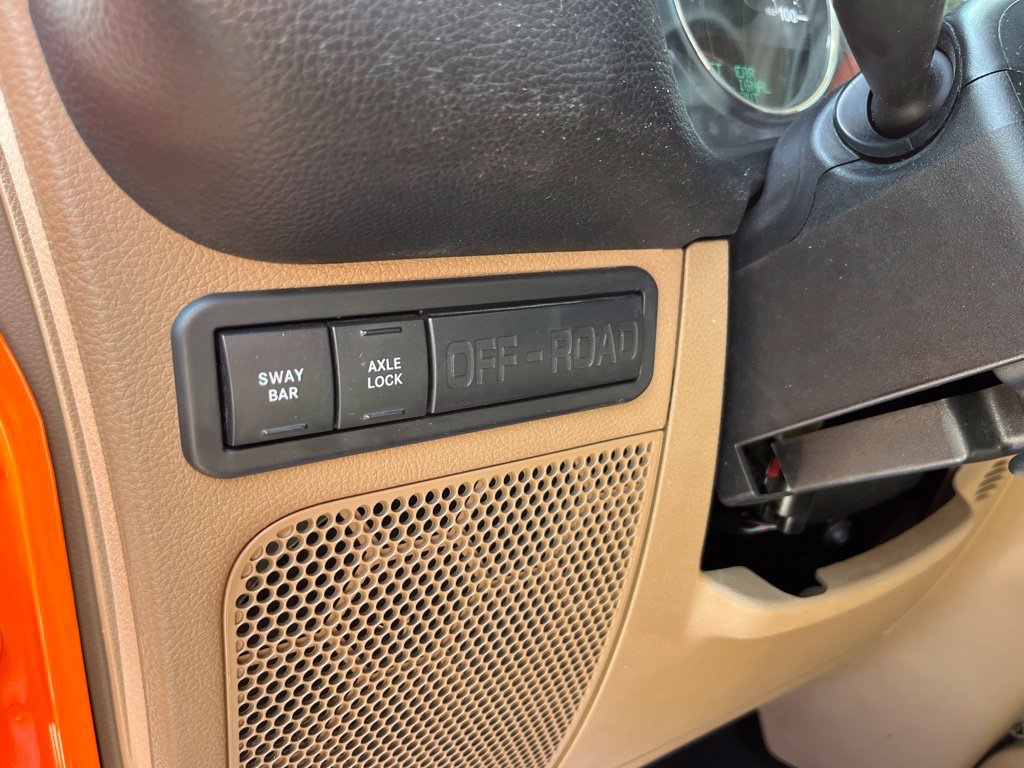 Used 2013 Jeep Wrangler Unlimited Rubicon w/ Connectivity Group AWD/4WD image 8
