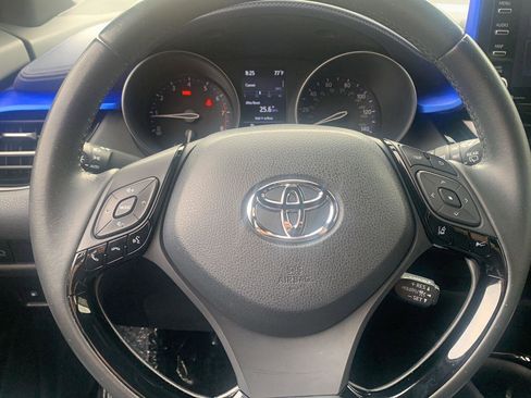 Used 2021 Toyota C-HR XLE image 15