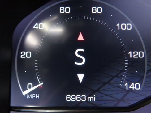 Used 2025 GMC Sierra 1500 SLE image 12