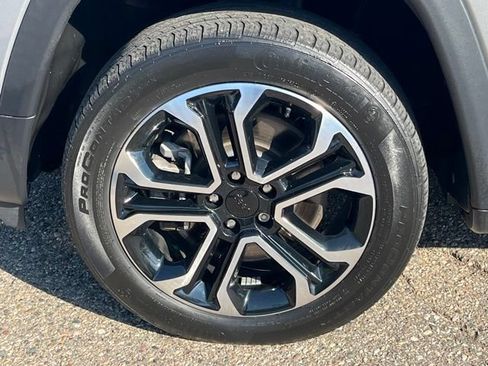 Used 2023 Jeep Compass Limited w/ Sun and Sound Group AWD/4WD image 9