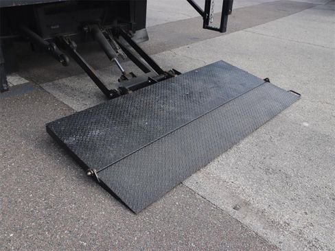 Used 2023 Ford E-350 and Econoline 350 Super Duty w/ Power Windows & Locks Group image 4