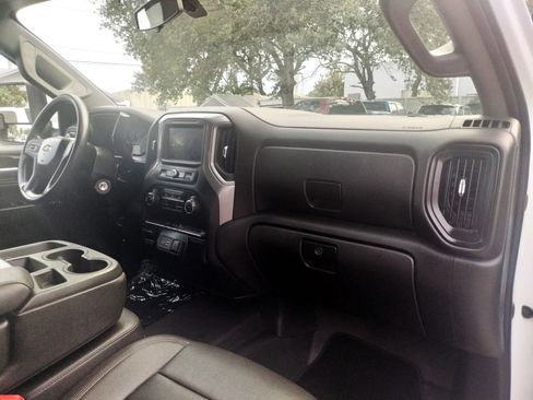 Used 2021 Chevrolet Silverado 2500 W/T w/ WT Fleet Convenience Package image 17