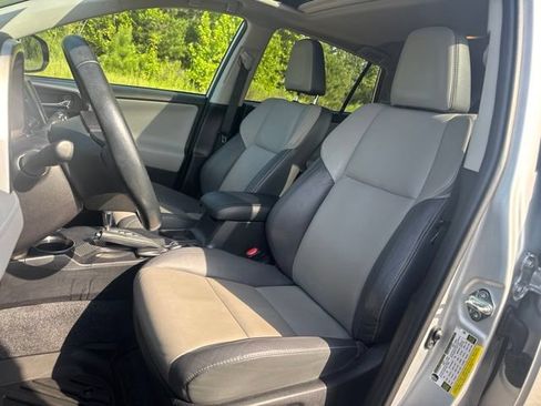 Used 2015 Toyota RAV4 Limited w/ Technology Package FWD image 18
