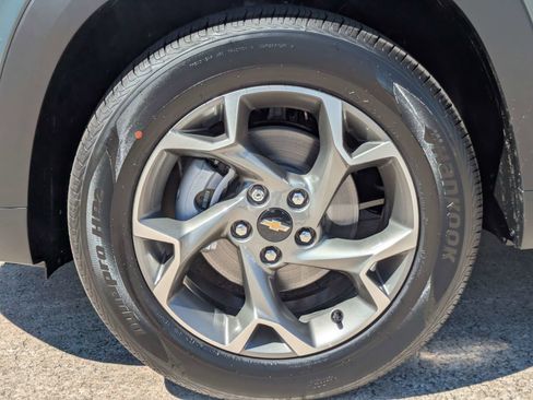 New 2026 Chevrolet Trax LT FWD image 31