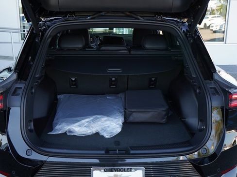 New 2025 Chevrolet Equinox EV LT image 8