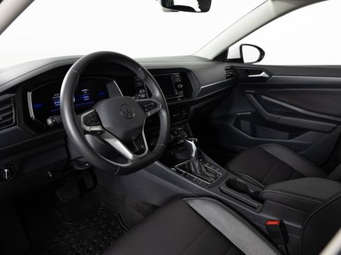 Used 2024 Volkswagen Jetta SE FWD image 11