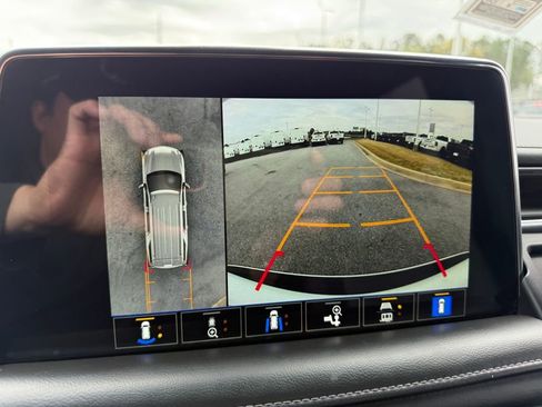 Used 2022 Chevrolet Tahoe Z71 w/ Z71 Off-Road Package image 23