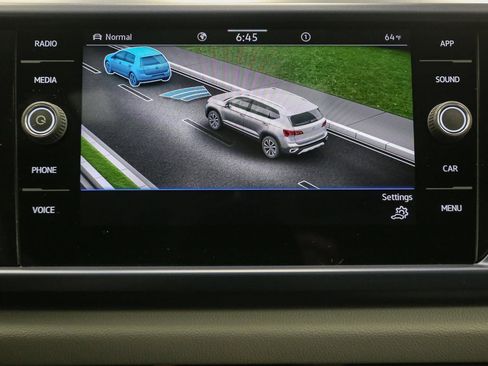 Certified 2022 Volkswagen Taos SE w/ Panoramic Sunroof Package image 32