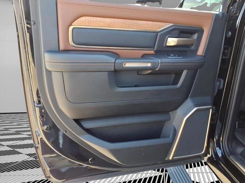 Used 2022 RAM 2500 Limited image 32