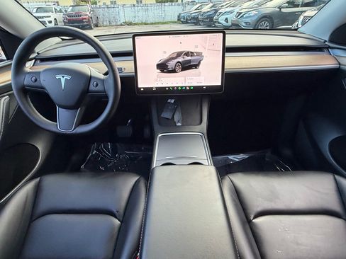 Used 2025 Tesla Model Y Long Range AWD/4WD image 13