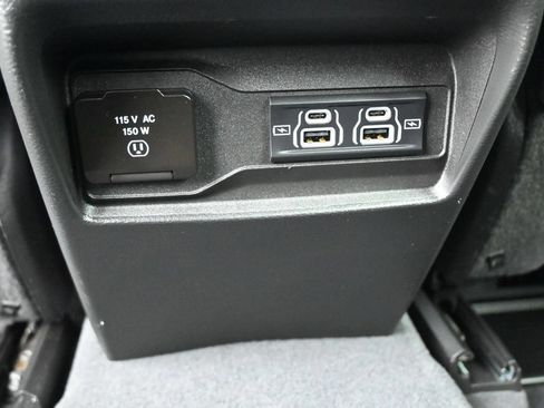 Used 2023 Jeep Grand Cherokee Altitude RWD image 19