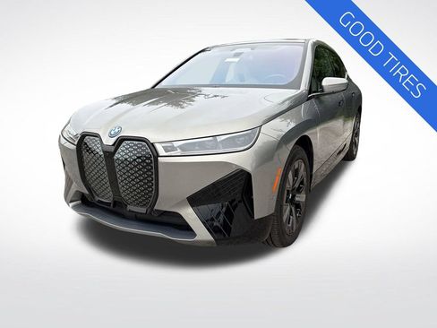Used 2024 BMW iX xDrive50 w/ Premium Package AWD/4WD image 9