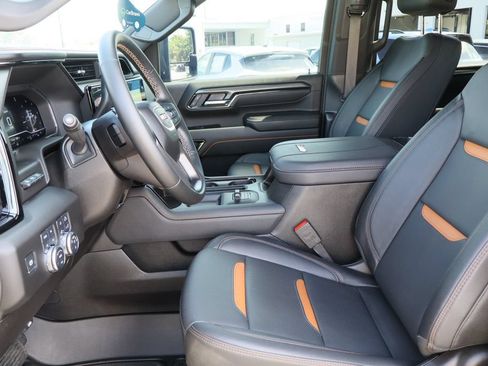 Certified 2025 GMC Sierra 2500 AT4 w/ AT4 Premium Plus Package AWD/4WD image 24