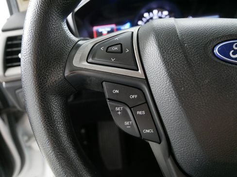 Used 2018 Ford Fusion SE FWD image 27