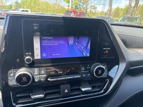 Used 2023 Toyota Highlander XLE image 13