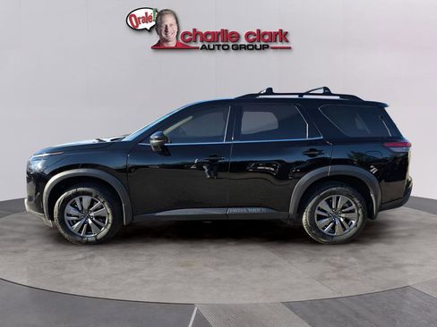 Used 2024 Nissan Pathfinder SV w/ Black Appearance Package image 3