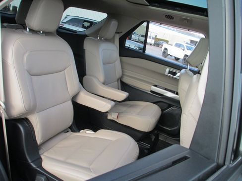 Used 2022 Ford Explorer Limited w/ Hybrid Equipment Group 310A image 24