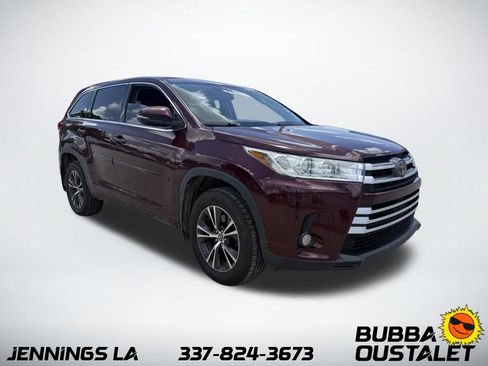 Used 2018 Toyota Highlander Plus FWD image 5
