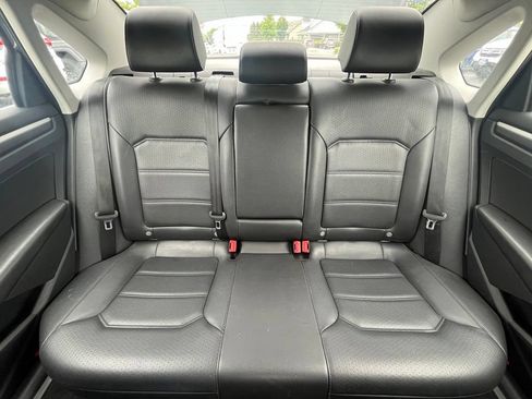 Used 2017 Volkswagen Passat 1.8T R-Line FWD image 26