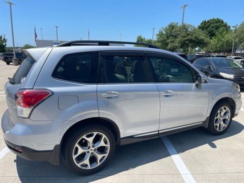 Used 2017 Subaru Forester 2.5i Touring AWD/4WD image 3
