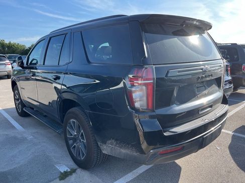 Used 2021 Chevrolet Tahoe Z71 w/ Luxury Package AWD/4WD image 4