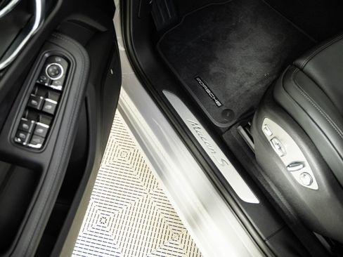 New 2026 Porsche Macan S AWD/4WD image 8