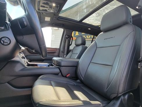 Used 2022 GMC Yukon XL Denali AWD/4WD image 23