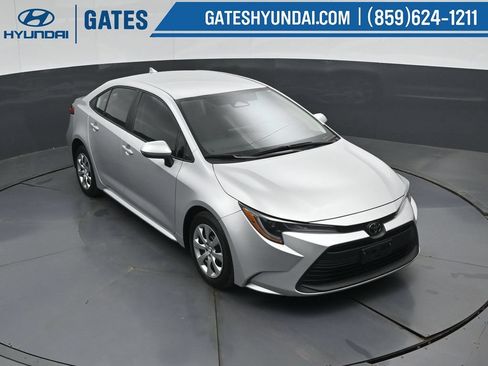 Used 2025 Toyota Corolla LE FWD image 44