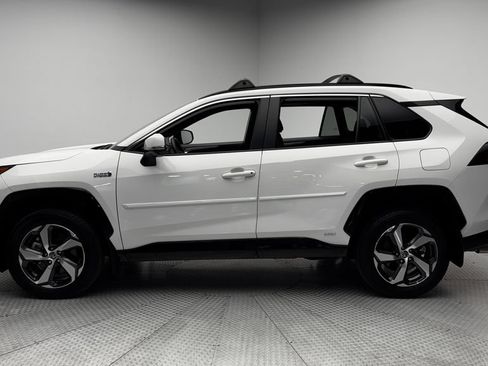 Used 2023 Toyota RAV4 SE w/ Weather & Moonroof Package AWD/4WD image 4