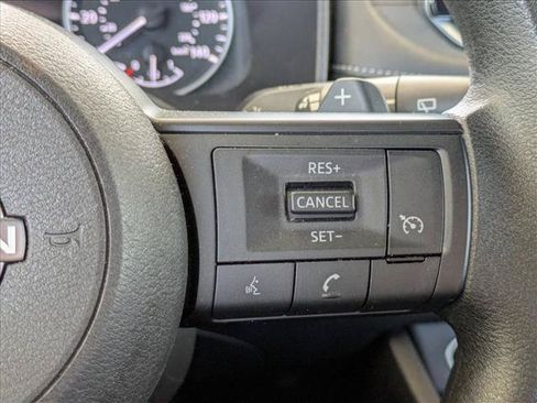 Used 2023 Nissan Rogue S FWD image 6