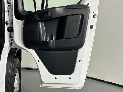 Used 2025 RAM ProMaster 2500 w/ Convenience Group FWD image 9