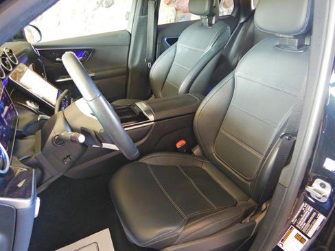 Used 2024 Mercedes-Benz GLC 300 4MATIC image 12