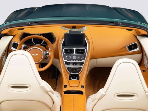 Used 2023 Aston Martin DB11 Volante image 32