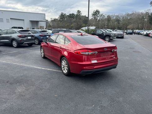 Used 2020 Ford Fusion SE image 6