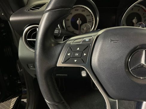 Used 2012 Mercedes-Benz SLK 350 image 22