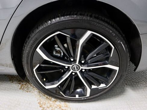 Certified 2025 Nissan Altima 2.5 SR AWD/4WD image 18