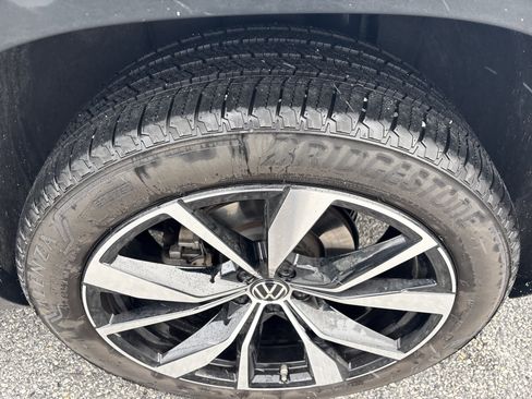 Used 2024 Volkswagen Atlas SEL Premium R-Line image 13