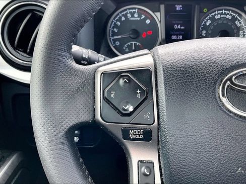 Used 2017 Toyota Tacoma Limited RWD image 20
