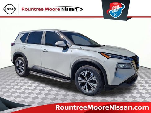 Used 2023 Nissan Rogue SV image 1