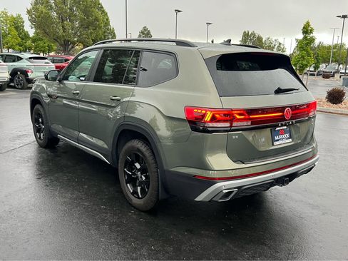 Used 2024 Volkswagen Atlas Peak Edition SE AWD/4WD image 11